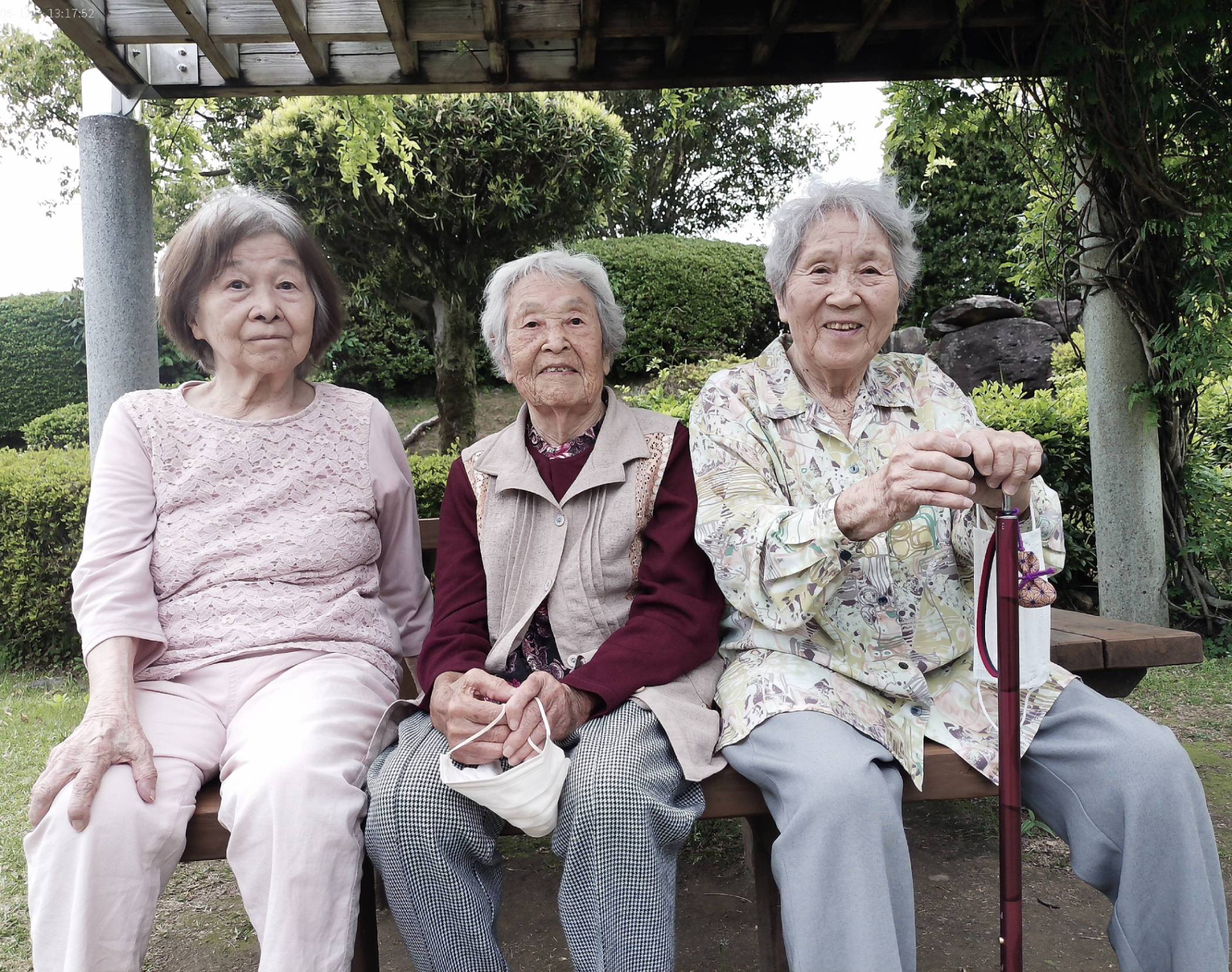 3人 (2).jpg